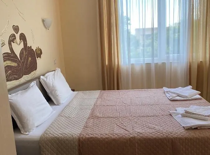 Πανσιόν Ivano 2*