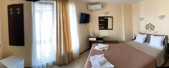 Πανσιόν Ivano 2*