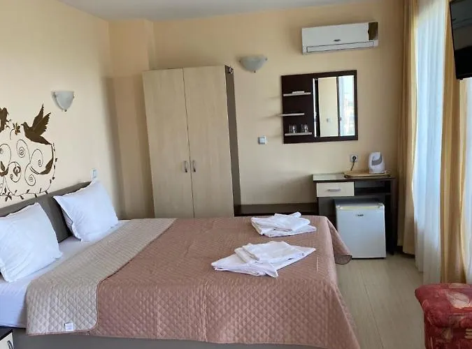 Πανσιόν Ivano 2*