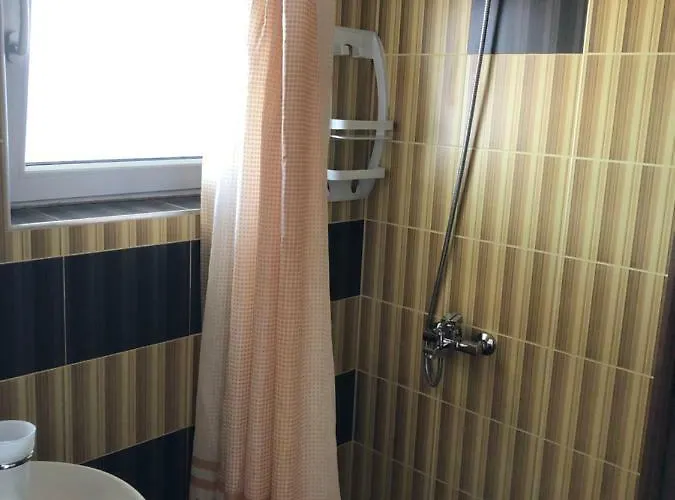 Πανσιόν Ivano 2*