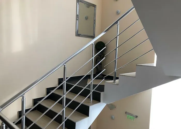 Πανσιόν Ivano 2*