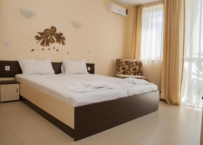 Πανσιόν Ivano 2*